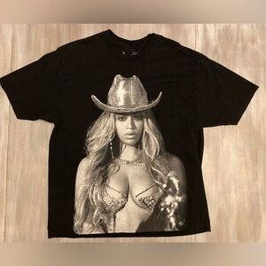 NWOT Beyonce Official Renaissance Tour XL Tee